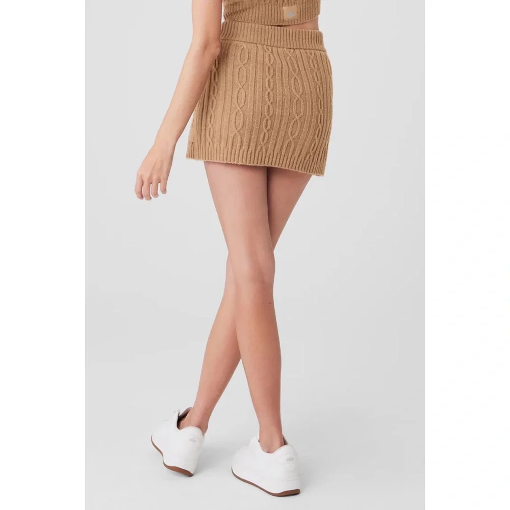 Alo Yoga Cable Knit Winter Bliss Mini Skirt Toasted Almond XS